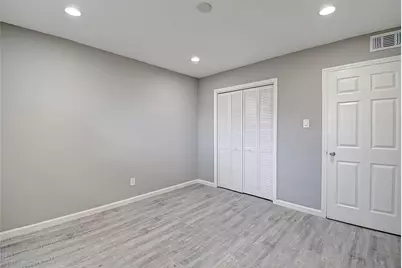 1104 W Tri Oaks Lane #119, Houston, TX 77043 - Photo 13