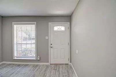 1104 W Tri Oaks Lane #119, Houston, TX 77043 - Photo 3