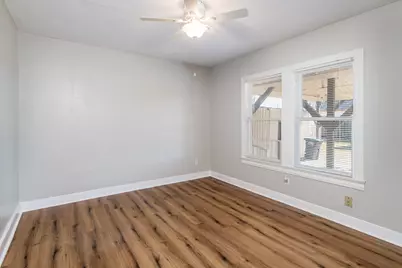 1007 E Main Street, Tomball, TX 77375 - Photo 25