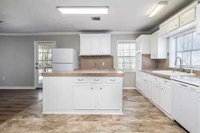 1007 E Main Street, Tomball, TX 77375 - Photo 15