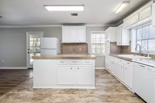 1007 E Main St, Tomball, TX 77375 - Photo 15