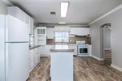 1007 E Main Street, Tomball, TX 77375 - Photo 19