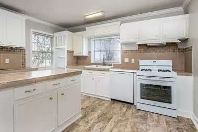 1007 E Main Street, Tomball, TX 77375 - Photo 1