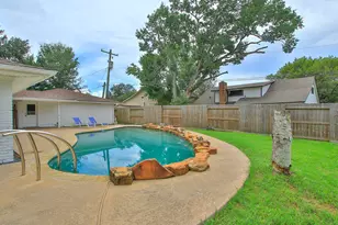 207 Burgundy Ln, League City, TX 77573 - Photo 35