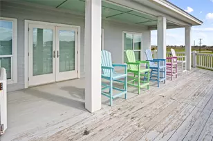 973 Sea Breeze, Crystal Beach, TX 77650 - Photo 9