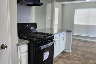 129 Wagon Ln Loop Ln N, Angleton, TX 77515 - Photo 11
