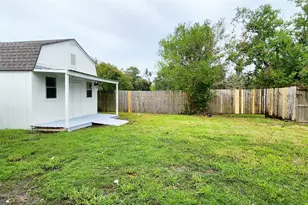 129 Wagon Ln Loop Ln N, Angleton, TX 77515 - Photo 35