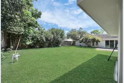 7610 Highmeadow Drive, Houston, TX 77063 - Photo 9