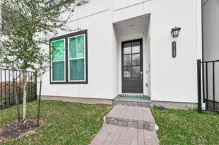 2712 Grand Fountains Dr, Houston, TX 77054 - Photo 1