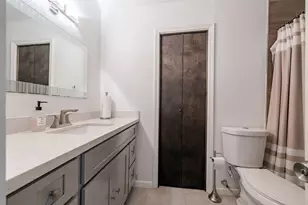 2111 Gray Falls Dr, Houston, TX 77077 - Photo 23