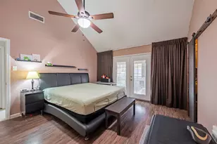 2111 Gray Falls Dr, Houston, TX 77077 - Photo 17