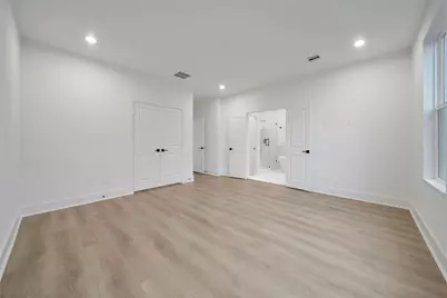 7618 Inwood Hills Lane, Houston, TX 77088 - Photo 19