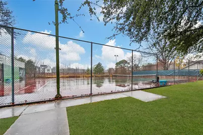 7618 Inwood Hills Lane, Houston, TX 77088 - Photo 45