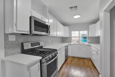 114 W Lobit Street, Baytown, TX 77520 - Photo 7