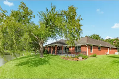 803 W Peach Hollow Circle, Pearland, TX 77584 - Photo 3
