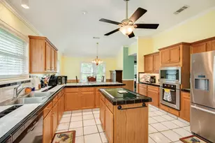 803 W Peach Hollow Cir, Pearland, TX 77584 - Photo 11