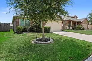 4014 Emperor Valley Ln, Baytown, TX 77521 - Photo 3