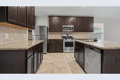 4014 Emperor Valley Lane, Baytown, TX 77521 - Photo 9