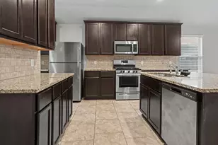 4014 Emperor Valley Ln, Baytown, TX 77521 - Photo 9