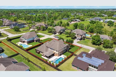 2411 Lakeway Drive, Friendswood, TX 77546 - Photo 39