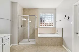 2411 Lakeway Dr, Friendswood, TX 77546 - Photo 23