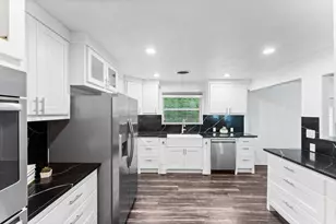 910 Imperial Ln, Houston, TX 77336 - Photo 11