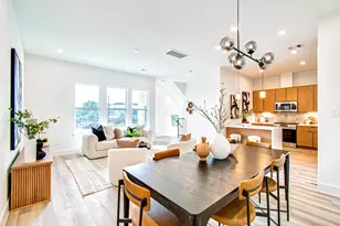 737 W 21st St, Houston, TX 77008 - Photo 9