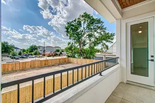 737 W 21st St, Houston, TX 77008 - Photo 23