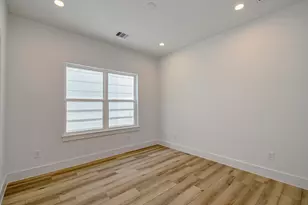 737 W 21st St, Houston, TX 77008 - Photo 35