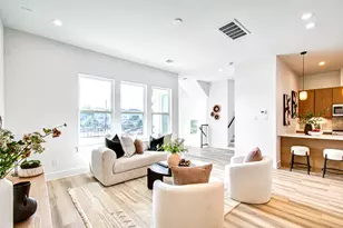 737 W 21st St, Houston, TX 77008 - Photo 11
