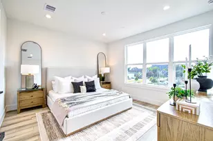 737 W 21st St, Houston, TX 77008 - Photo 23