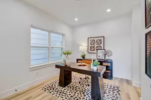 737 W 21st St, Houston, TX 77008 - Photo 7