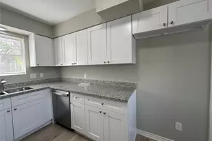 4802 Hannas Reef Dr, Bacliff, TX 77518 - Photo 11