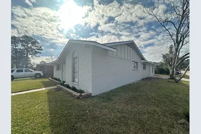 4802 Hannas Reef Drive, Bacliff, TX 77518 - Photo 3