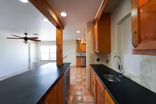 557 Pompano St, Hitchcock, TX 77563 - Photo 17