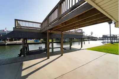 557 Pompano Street, Hitchcock, TX 77563 - Photo 3