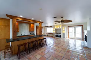 557 Pompano St, Hitchcock, TX 77563 - Photo 11