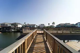 557 Pompano St, Hitchcock, TX 77563 - Photo 9