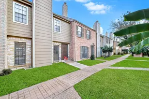 9901 Sharpcrest St, Houston, TX 77036 - Photo 3