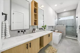 1423 E 36th St, Houston, TX 77022 - Photo 15