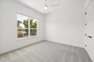 1423 E 36th St, Houston, TX 77022 - Photo 21