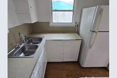 215 Park Street, Baytown, TX 77520 - Photo 13