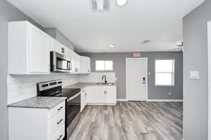 2102 Dewberry Ln, Pasadena, TX 77502 - Photo 3