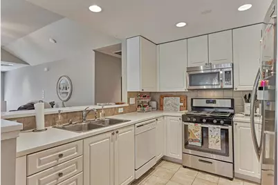87 Woodlily Place, The Woodlands, TX 77382 - Photo 9