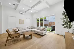 826 Nadine St, Houston, TX 77009 - Photo 9