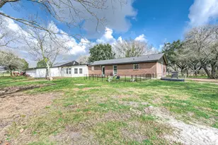 1619 Cr 387 -Marilyn St, Alvin, TX 77511 - Photo 37