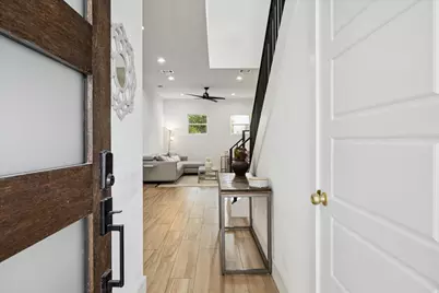 5021 Creekmont Drive, Houston, TX 77091 - Photo 3