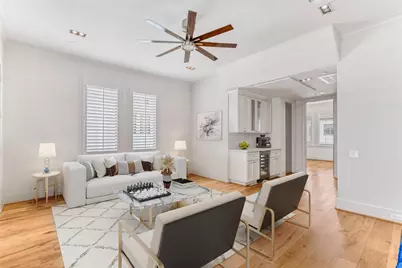 5219 Calle Cordoba Place, Houston, TX 77007 - Photo 13