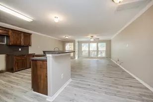 4624 Larkspur St, Houston, TX 77051 - Photo 9