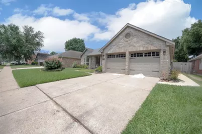 4714 Widerop Lane, Friendswood, TX 77546 - Photo 3